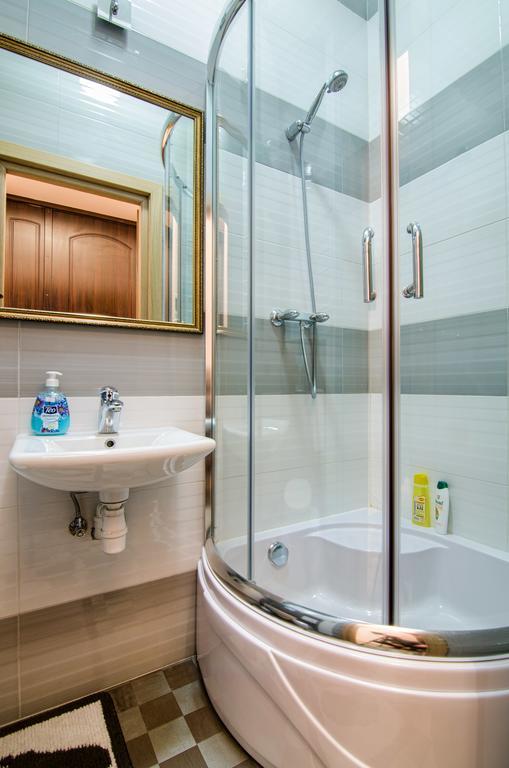 Leogrand Apartments On Doroshenka 34 リヴィウ エクステリア 写真